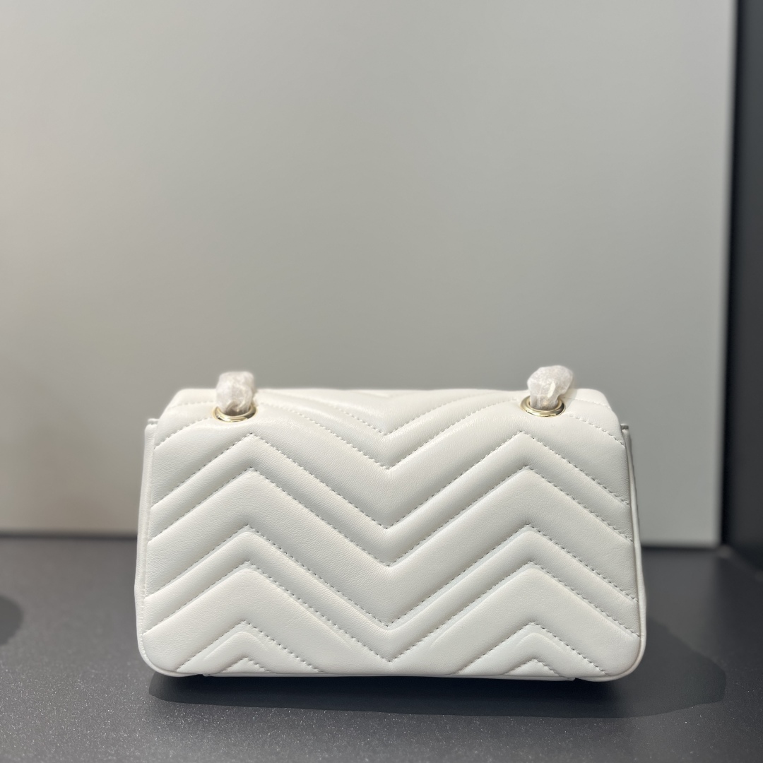 Gucci White Marmont Mini Shoulder Bag, Leather, Gold-tone Hardware, W22xH12.5xD6cm 4 cmp i1747383269491 8069 0 2