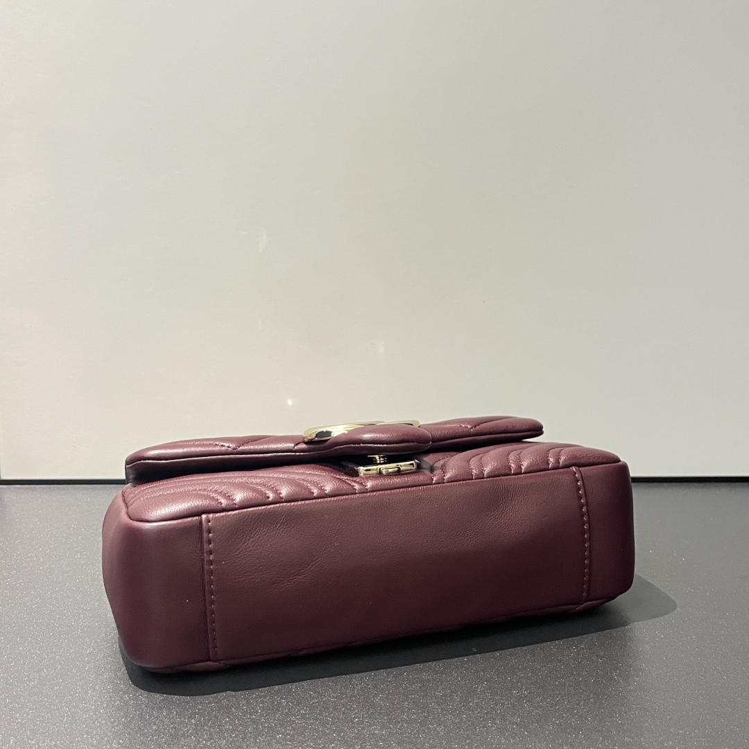 Gucci Marmont Shoulder Bag in Red Leather, W22xH12.5xD6cm 5 cmp i1748454469110 6196 0 5