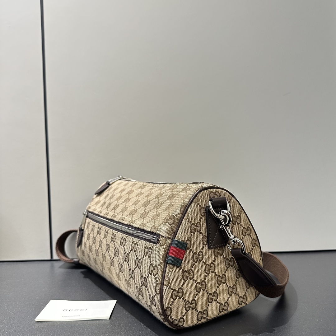 Gucci GG Canvas Crossbody Bag, 30 cm - Stylish and Functional Design 4 cmp i1749125303661 6722 0 2