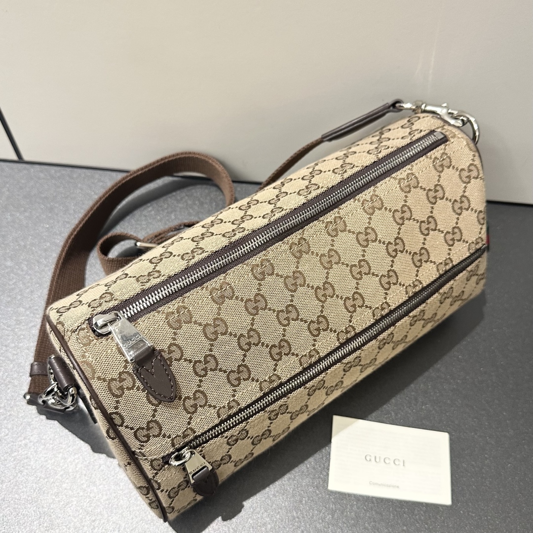 Gucci GG Canvas Crossbody Bag, 30 cm - Stylish and Functional Design 8 cmp i1749125303670 7719 0 6