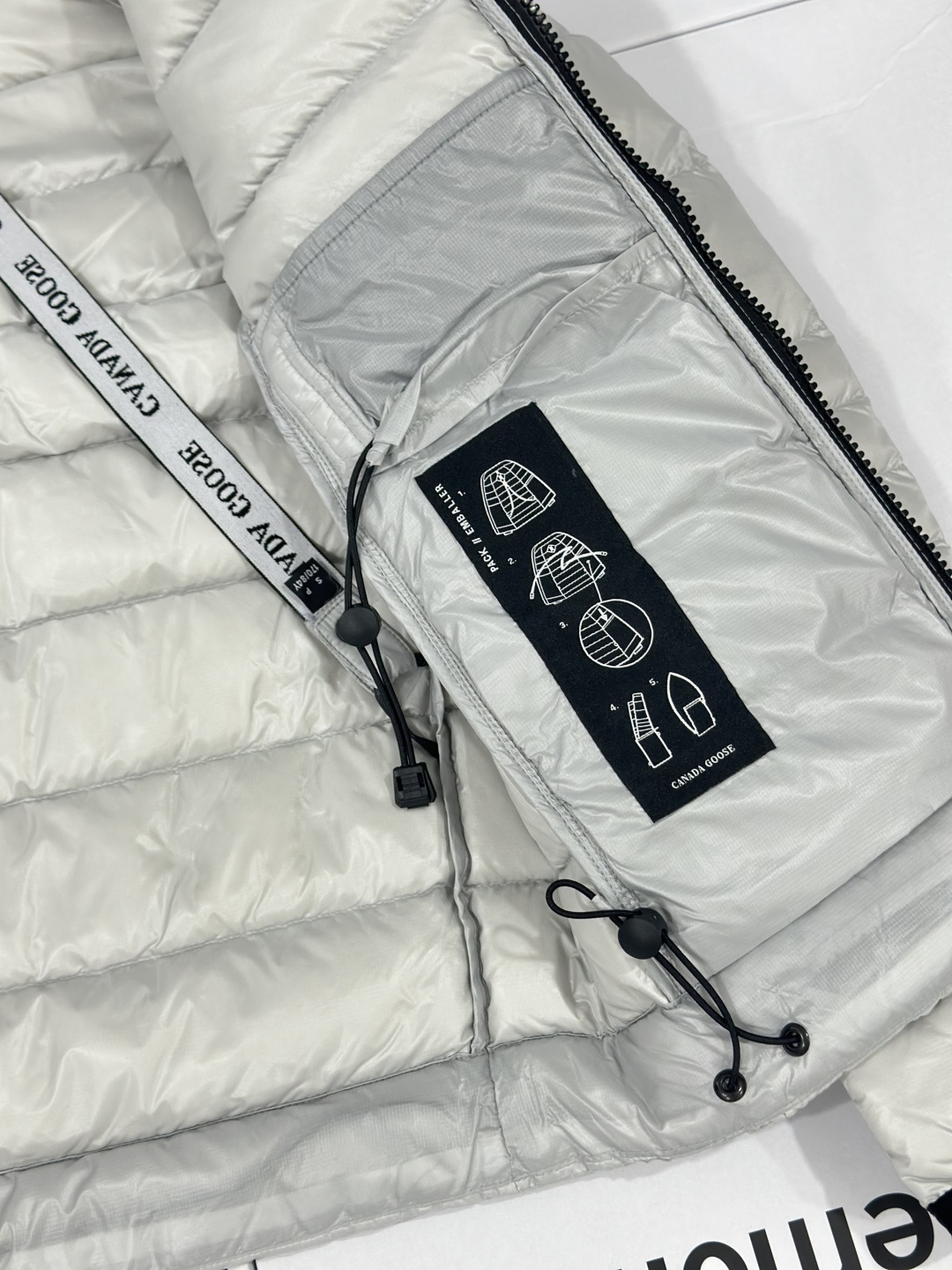 CANADA GOOSE 加拿大鹅 2227轻薄款连帽羽绒服 7
