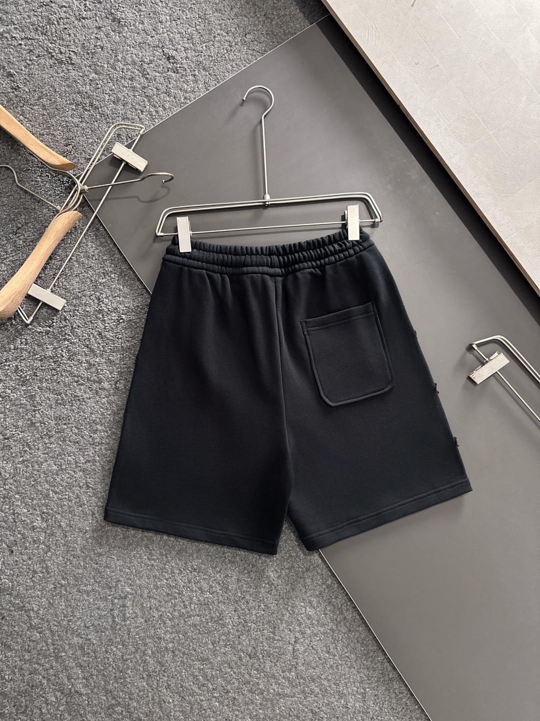 2025SS Recreational Sport Shorts: Modern Classic Urban Poles Revamped with Quality Fabrics - 图片 9