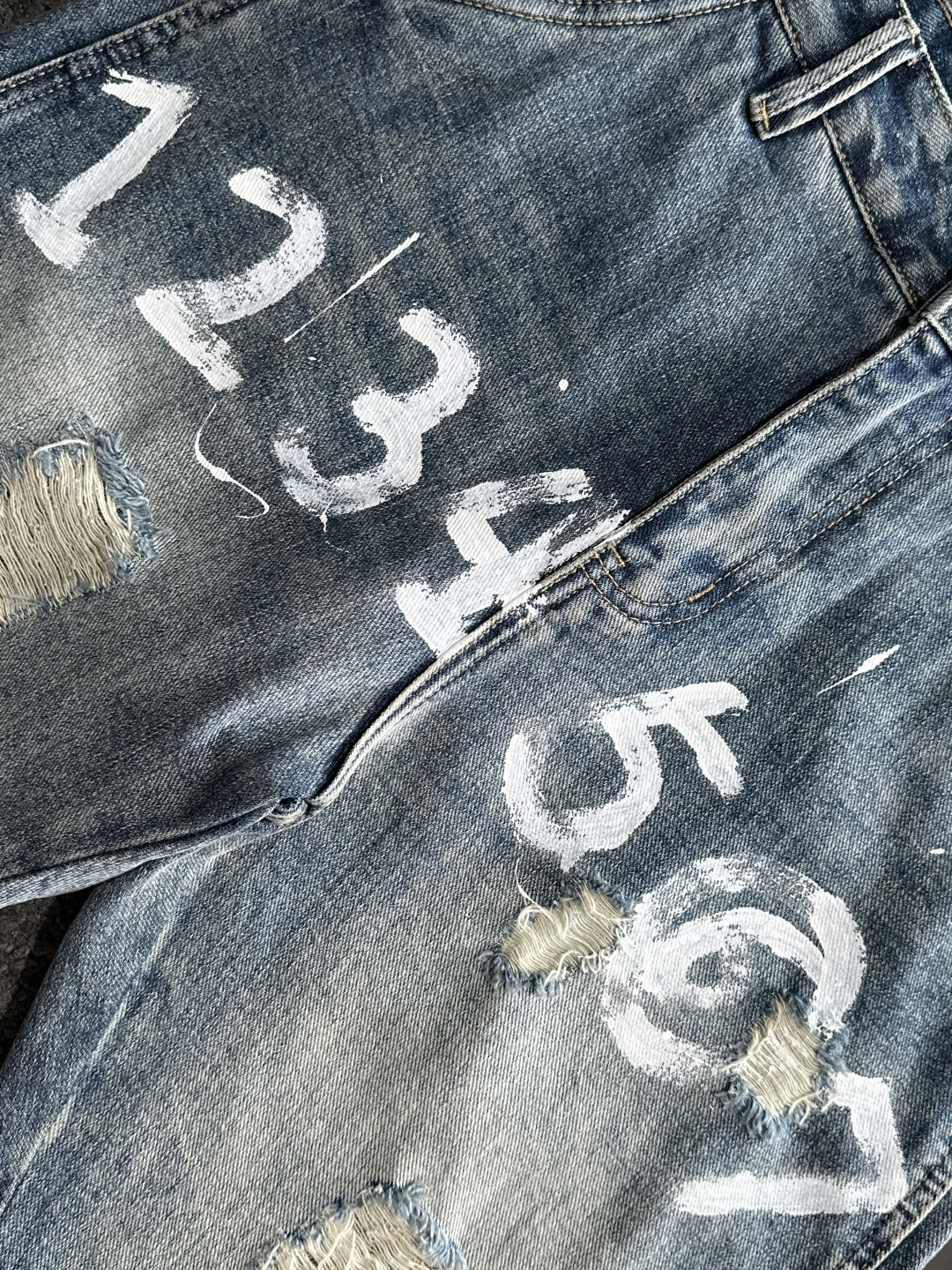 P576 MM6 2025S Super Customized Original Hardware Jeans: Heavy Engineering, Sweet Style! - 图片 5