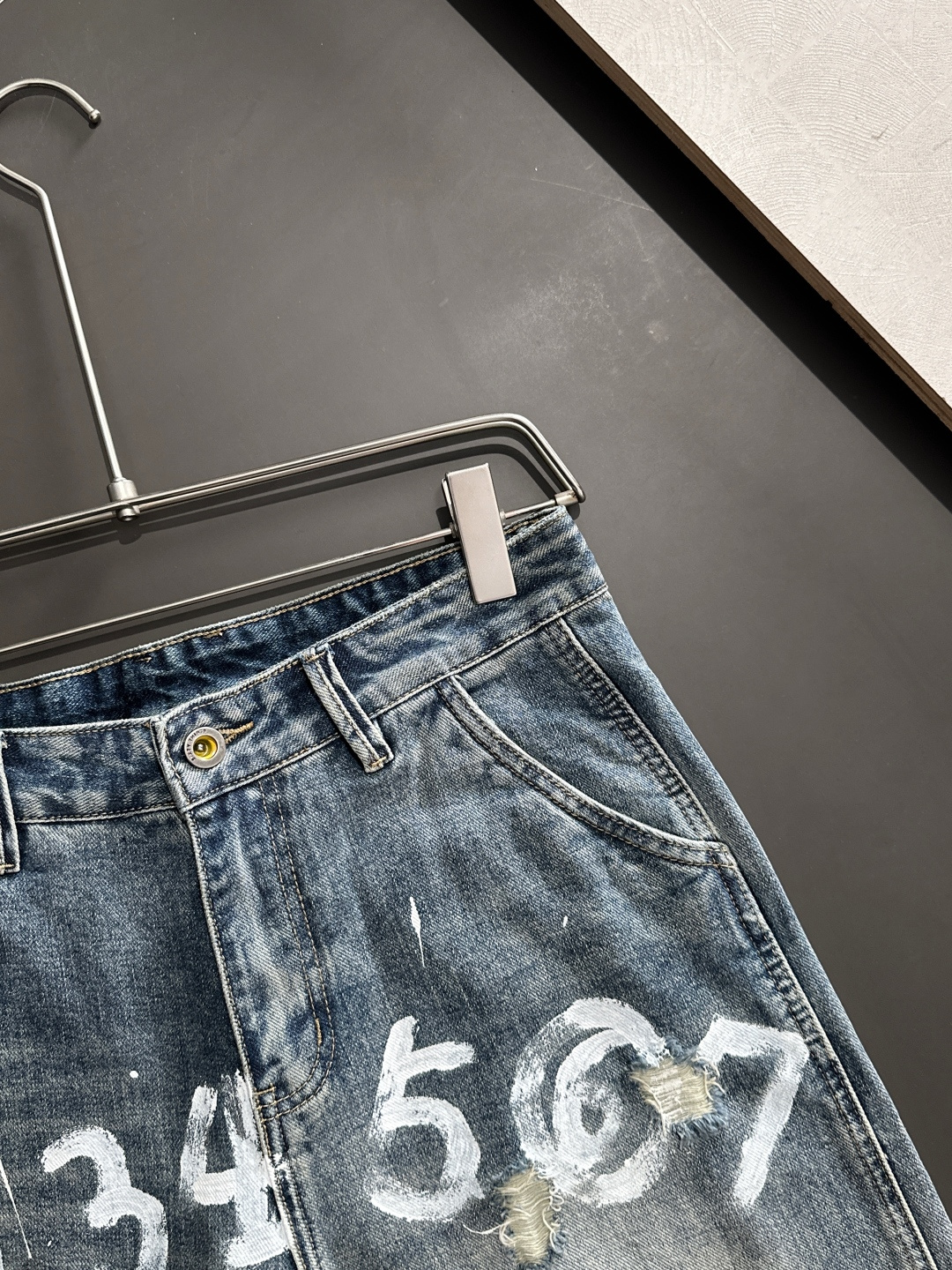 P576 MM6 2025S Super Customized Original Hardware Jeans: Heavy Engineering, Sweet Style! - 图片 4