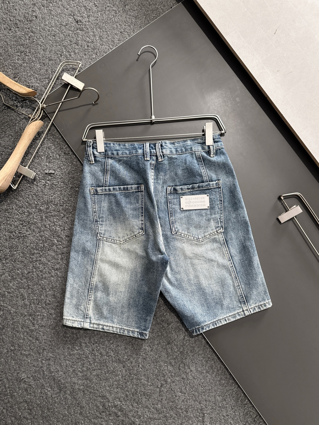 P576 MM6 2025S Super Customized Original Hardware Jeans: Heavy Engineering, Sweet Style! - 图片 9