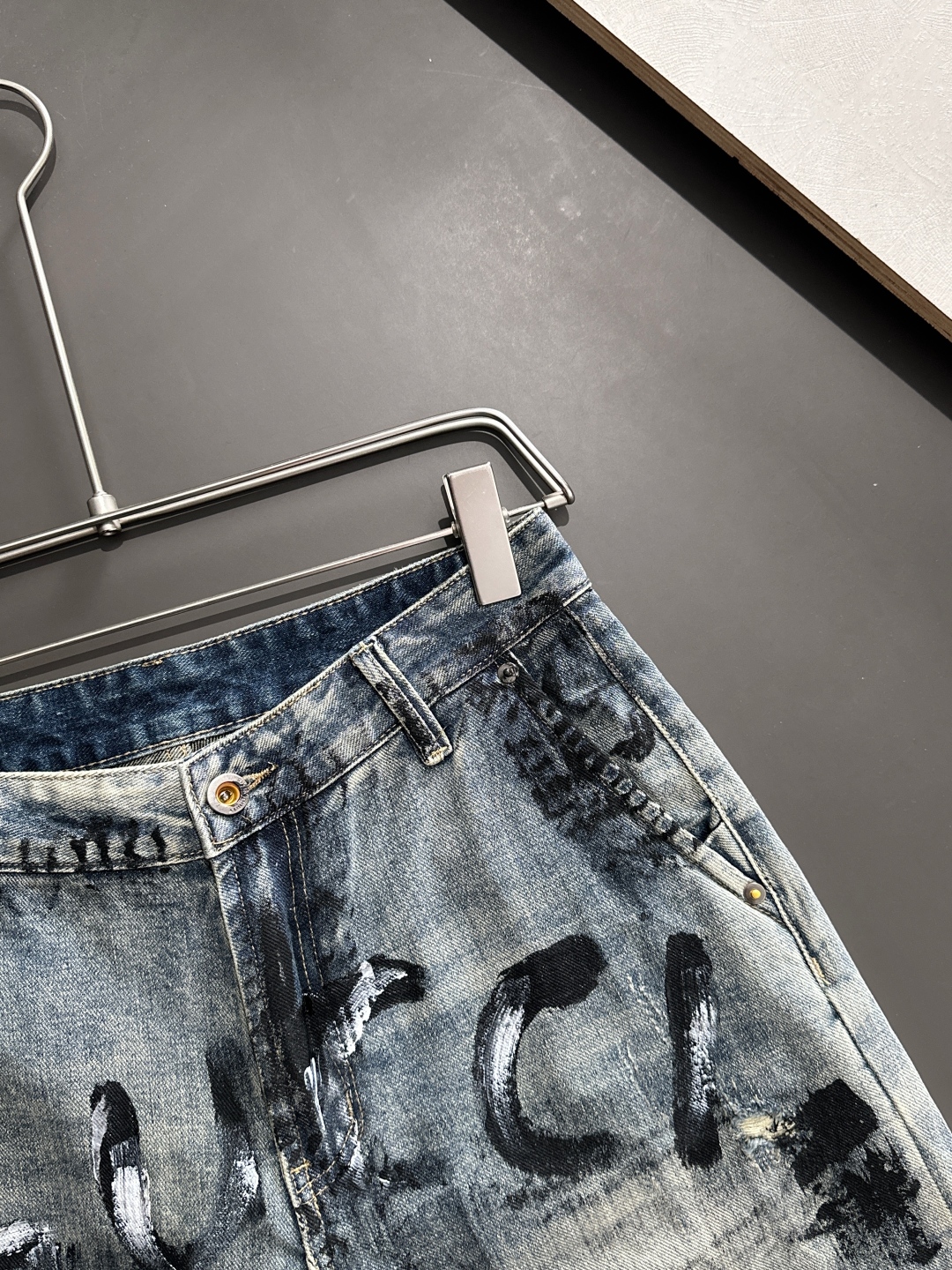 Super Customized Original Jeans with Heavy Engineering Hardware for Summer 2025 Fashion - 图片 4
