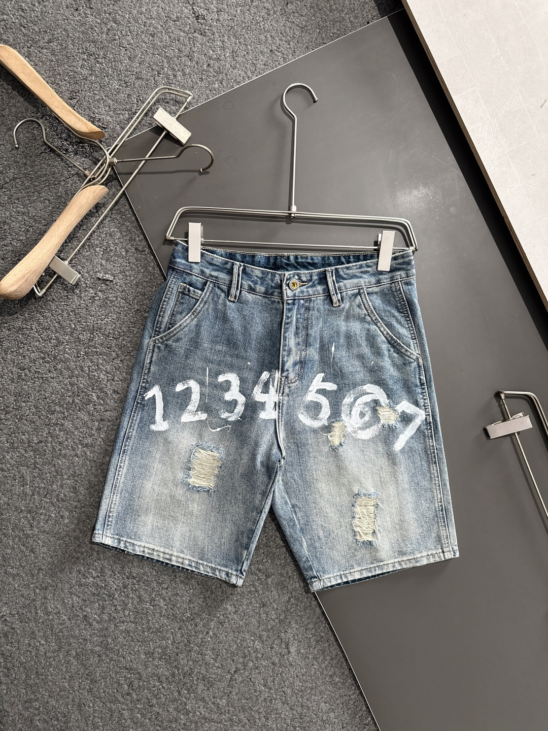 P576 MM6 2025S Super Customized Original Hardware Jeans: Heavy Engineering, Sweet Style! - 图片 1