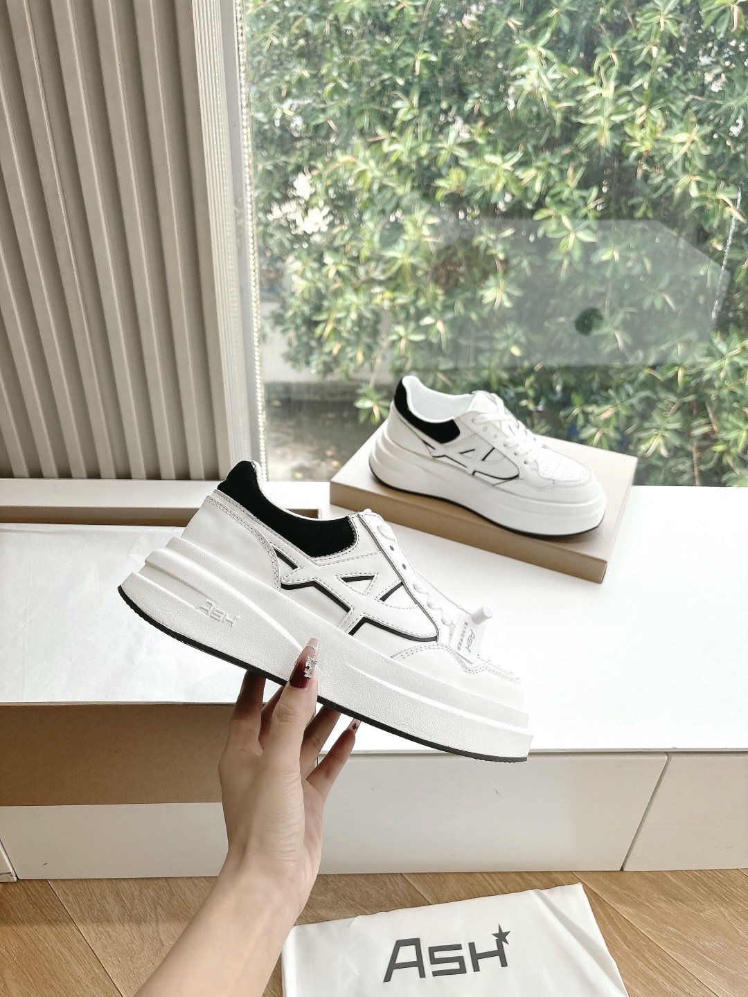 New 2024 Ash Retrospective Shoes for Girls: Comfortable, Stylish, Original Materials, Thick Soles - 图片 3