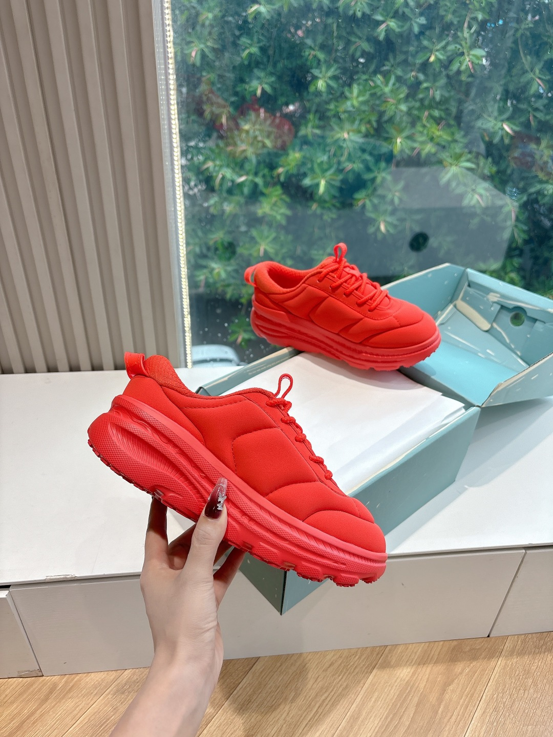 Marni x Hoka Bondi B3 Sneakers: Fashionable Comfort for Sport Enthusiasts - 图片 3