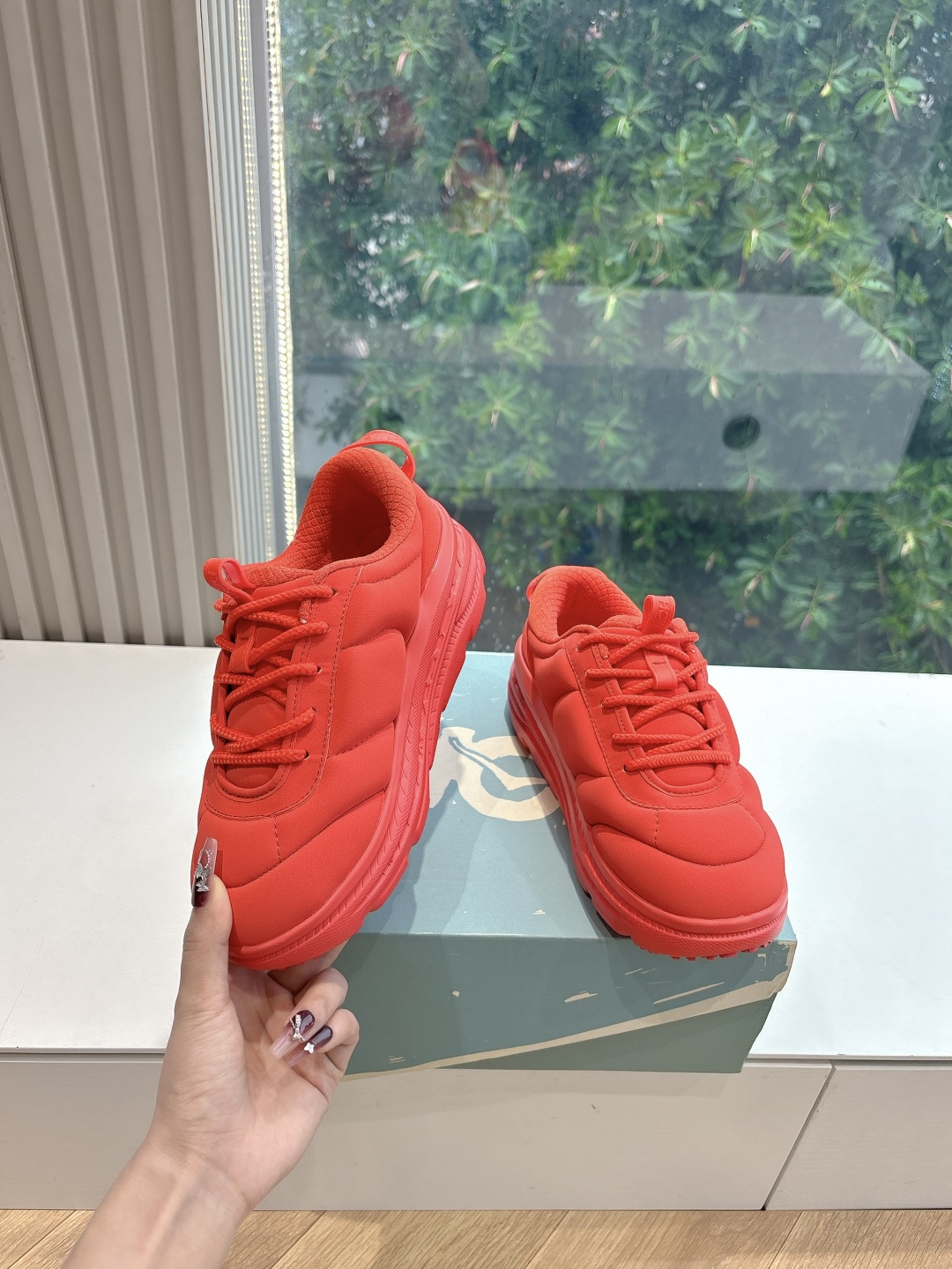 Marni x Hoka Bondi B3 Sneakers: Fashionable Comfort for Sport Enthusiasts - 图片 5