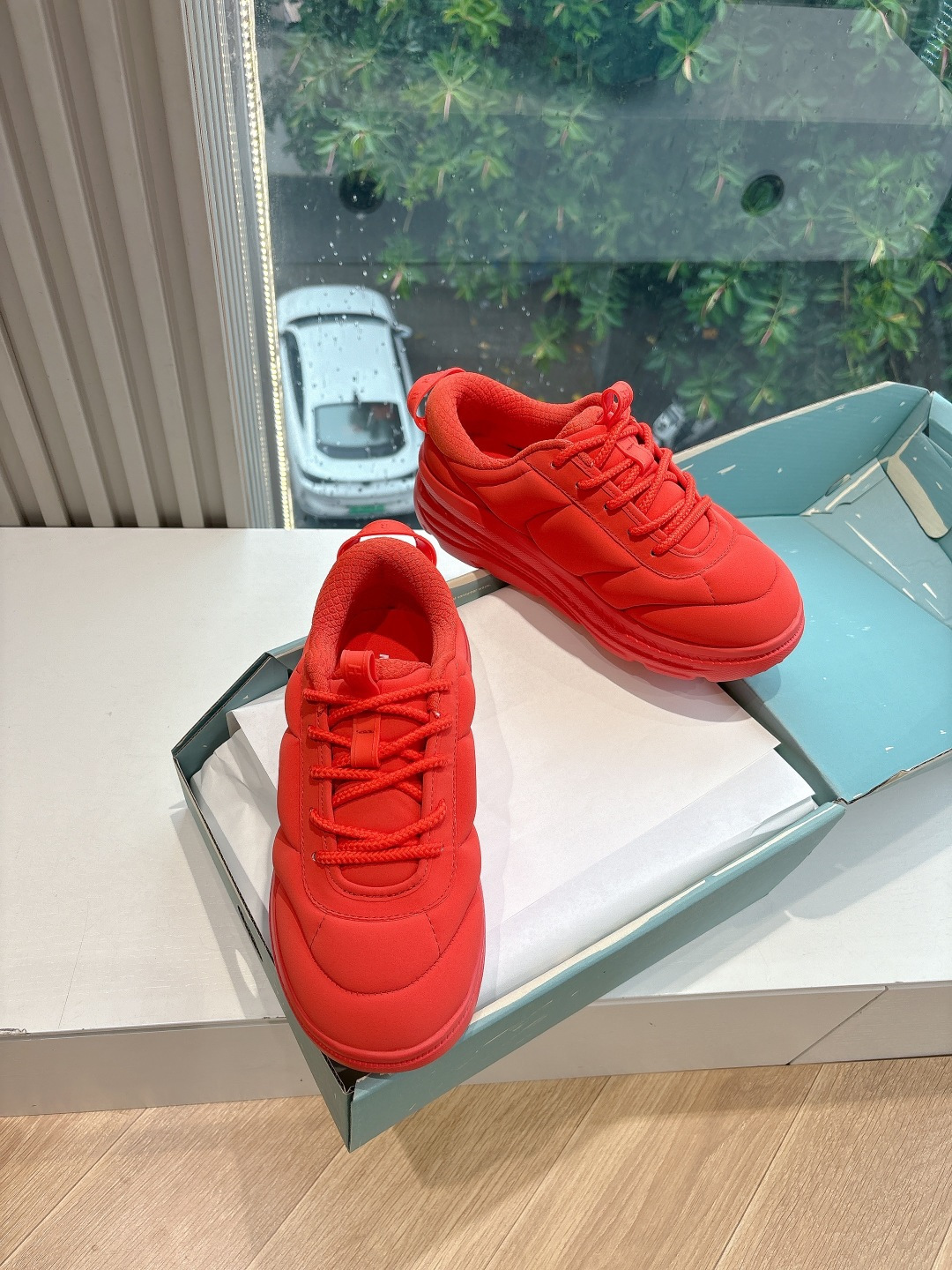 Marni x Hoka Bondi B3 Sneakers: Fashionable Comfort for Sport Enthusiasts - 图片 2