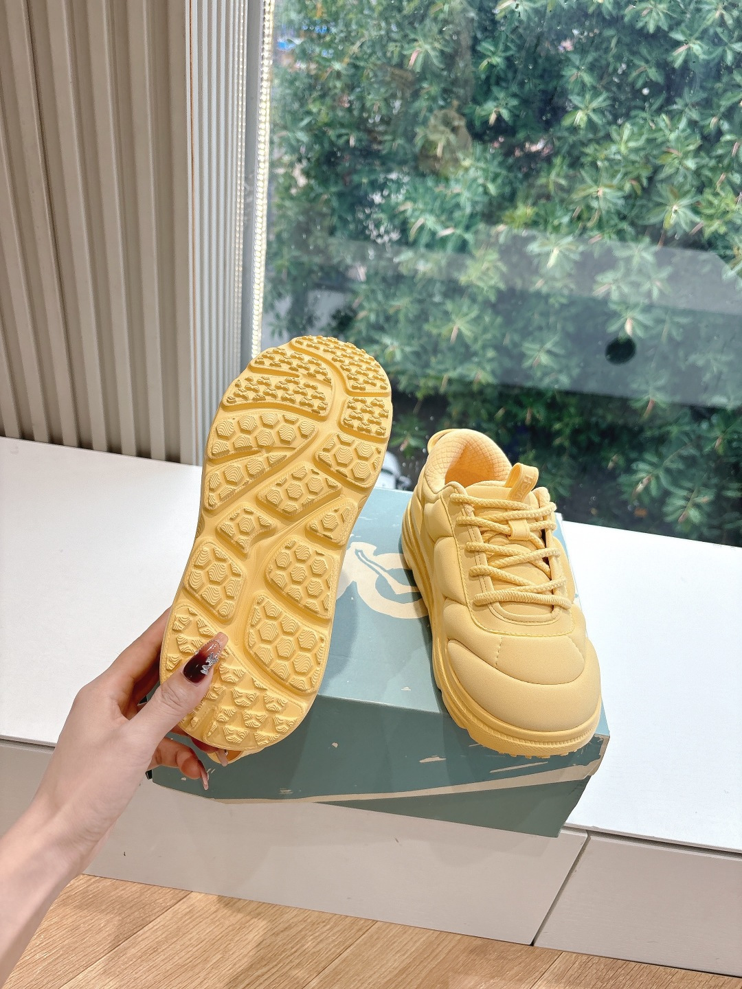 Marni x Hoka Bondi B3: Fashionable Comfort in Sneaker Collaboration - 图片 6