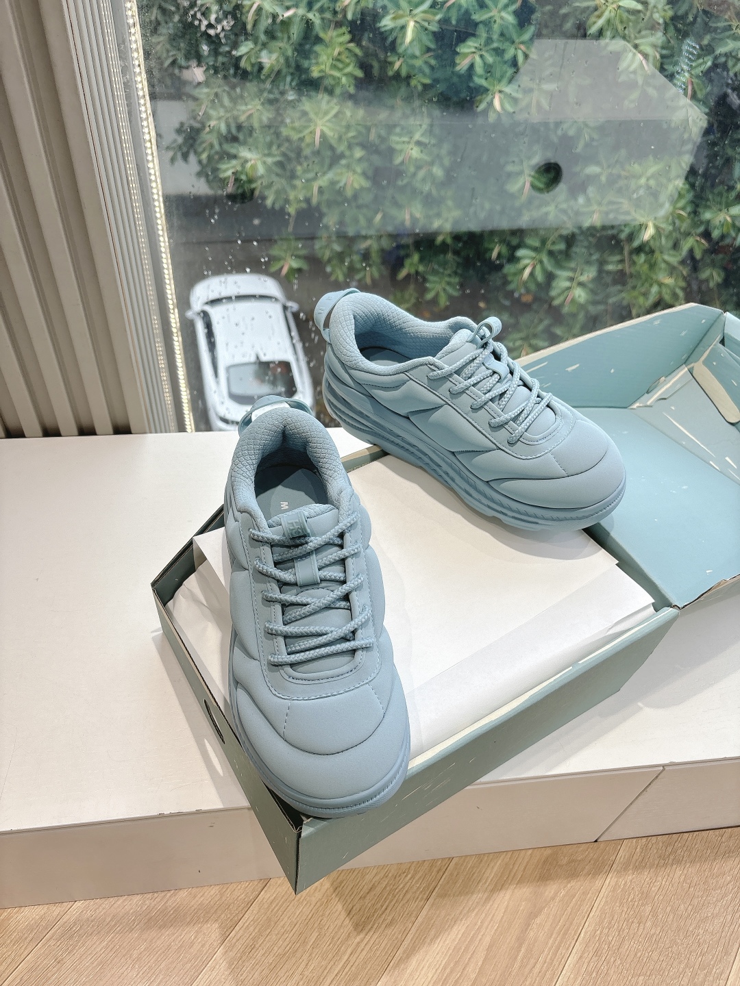 Marni x Hoka Bondi B3: Fashionable and Comfortable Sneakers for Style and Sport - 图片 2