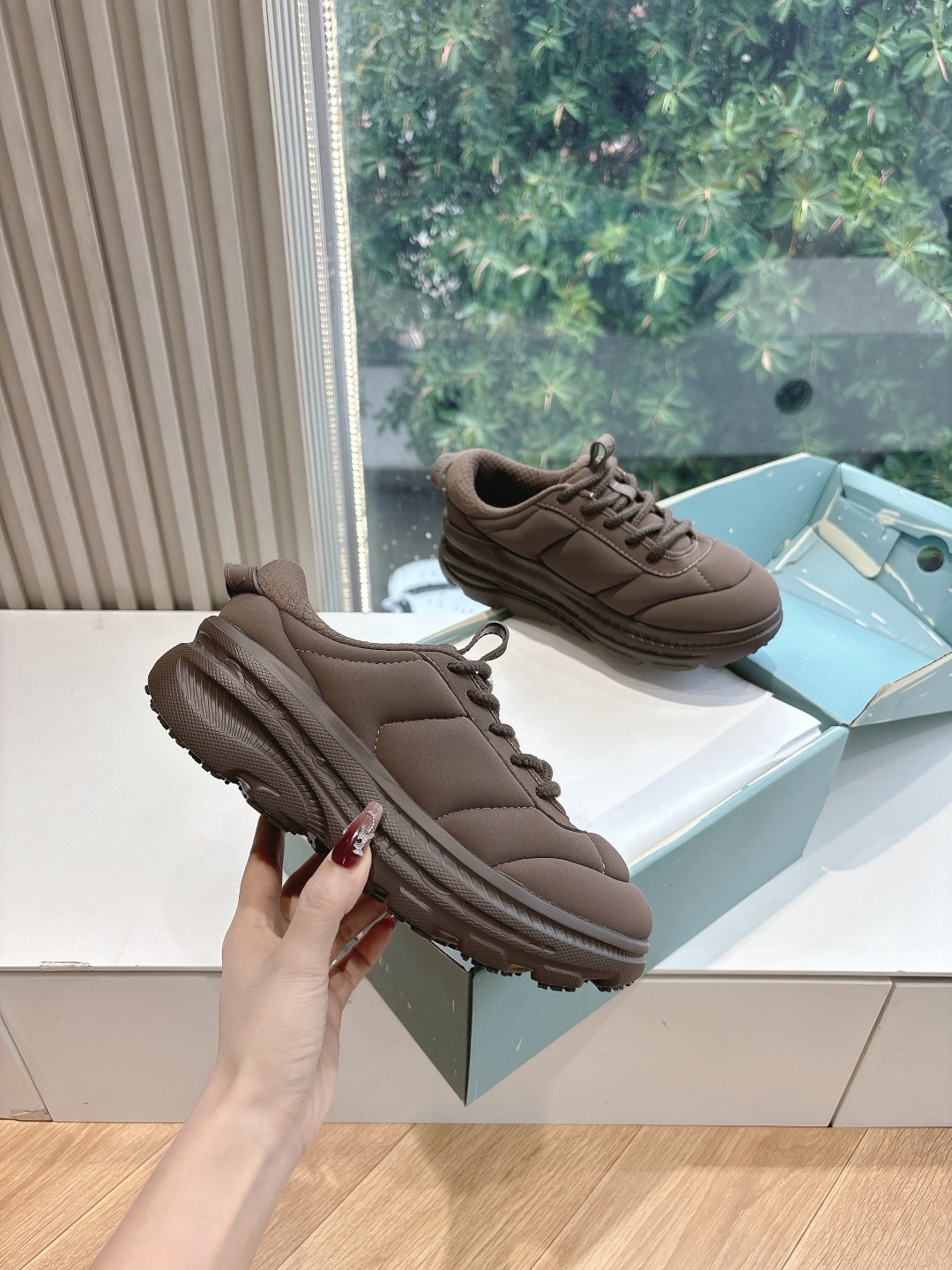 Marni x Hoka Bondi B3: Fashionable and Comfortable Sneakers with High-Quality Materials - 图片 3