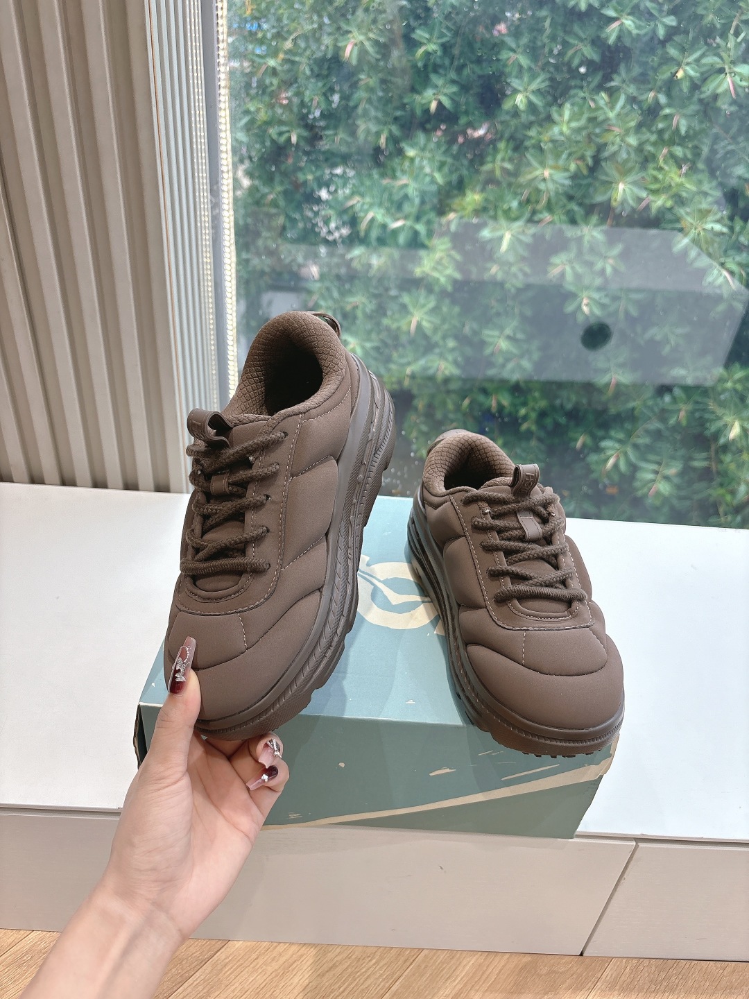 Marni x Hoka Bondi B3: Fashionable and Comfortable Sneakers with High-Quality Materials - 图片 5