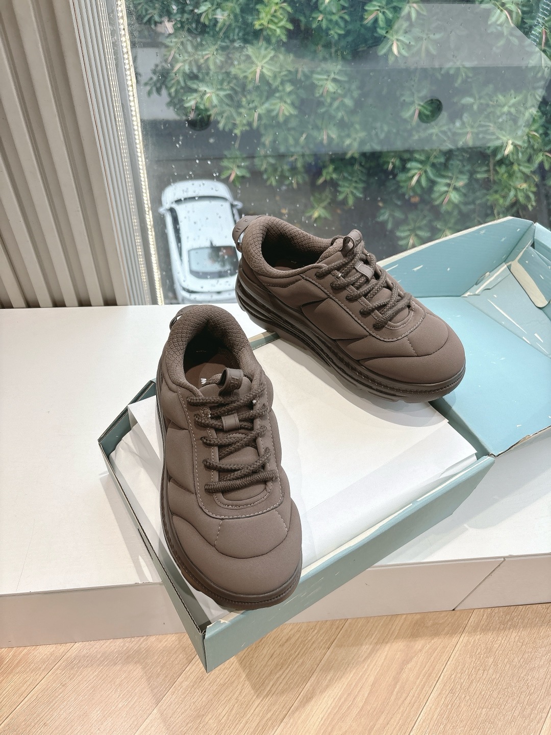 Marni x Hoka Bondi B3: Fashionable and Comfortable Sneakers with High-Quality Materials - 图片 2