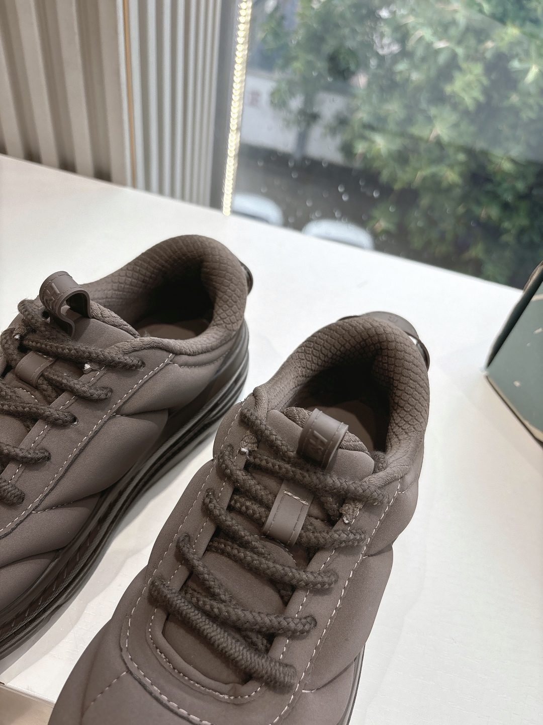 Marni x Hoka Bondi B3: Fashionable and Comfortable Sneakers with High-Quality Materials - 图片 8