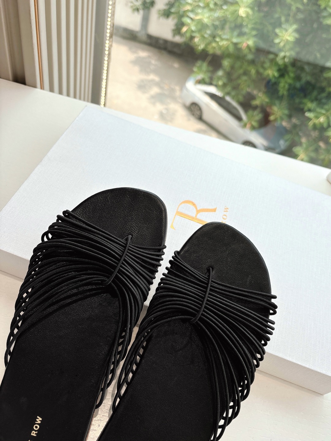 Comfortable Flat Sandals: Simple Style, Perfect for Any Outfit - 图片 8