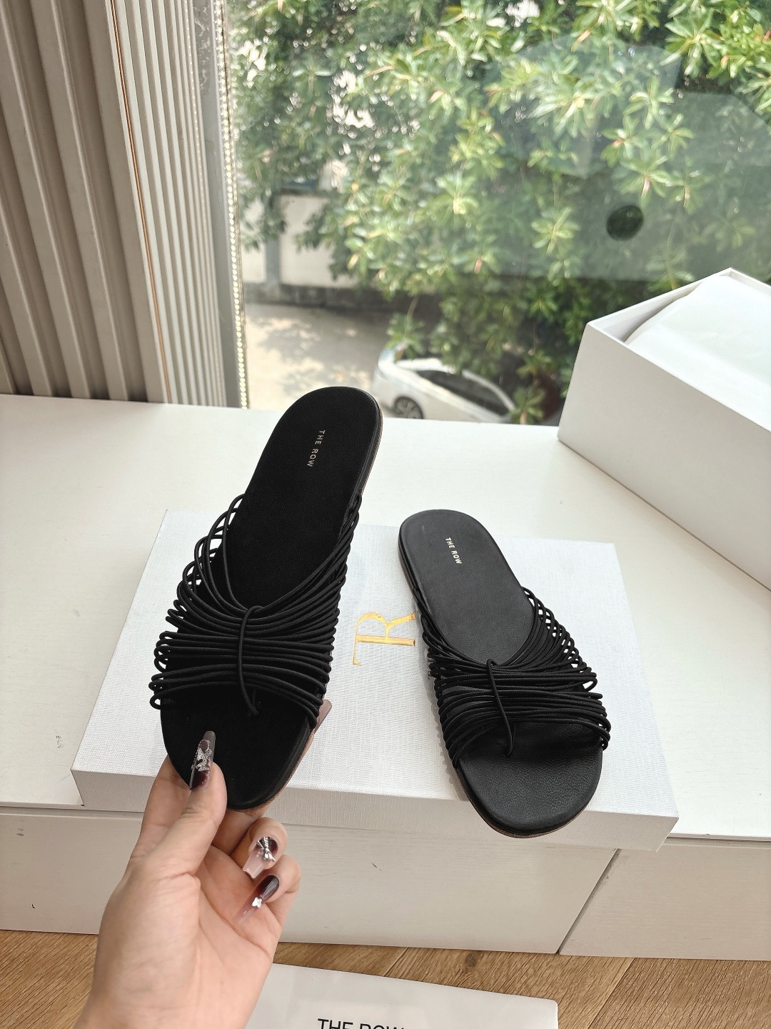 Comfortable Flat Sandals: Simple Style, Perfect for Any Outfit - 图片 5