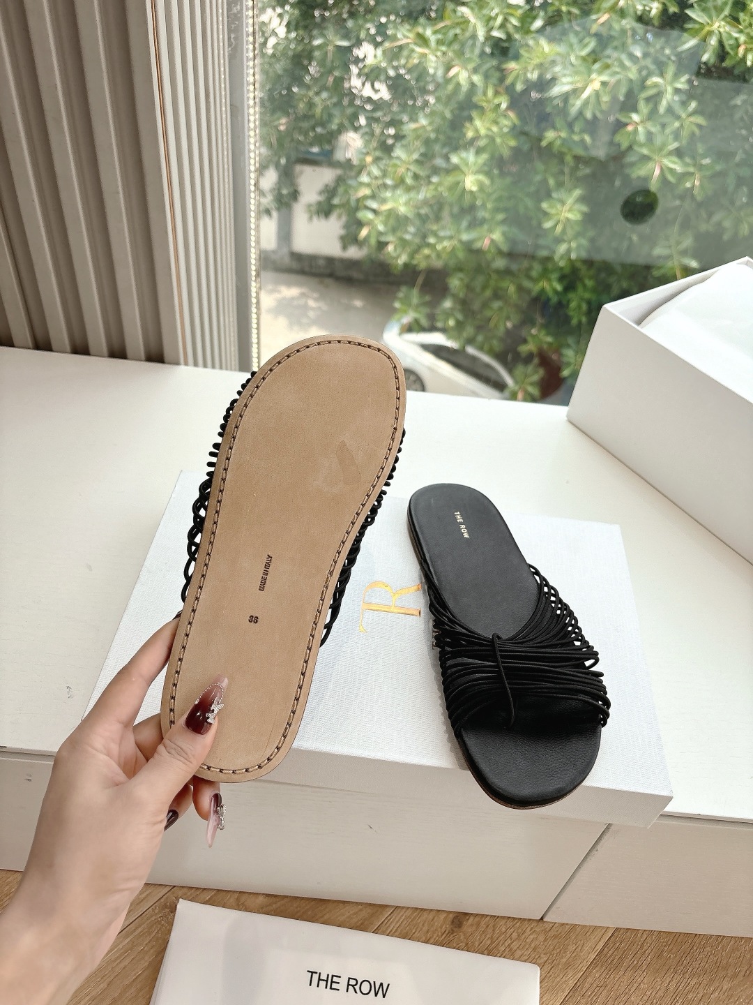 Comfortable Flat Sandals: Simple Style, Perfect for Any Outfit - 图片 6