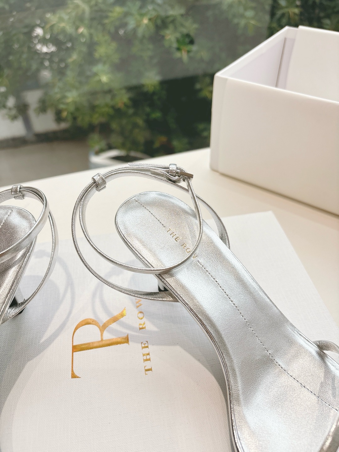 Soft Metallic Sheepskin Sandals: Comfortable Style for Any Outfit, Sizes 35-39 - 图片 9