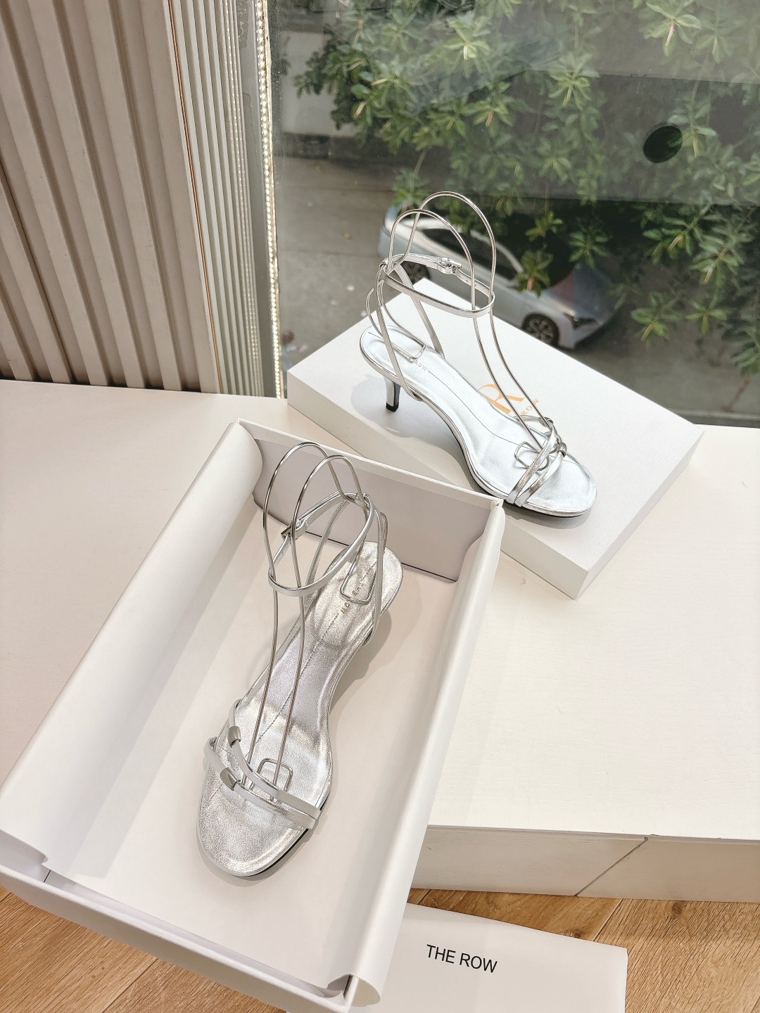 Soft Metallic Sheepskin Sandals: Comfortable Style for Any Outfit, Sizes 35-39 - 图片 3
