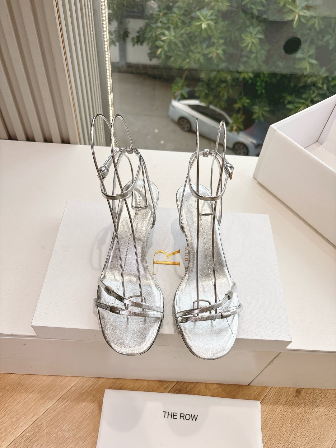 Soft Metallic Sheepskin Sandals: Comfortable Style for Any Outfit, Sizes 35-39 - 图片 5