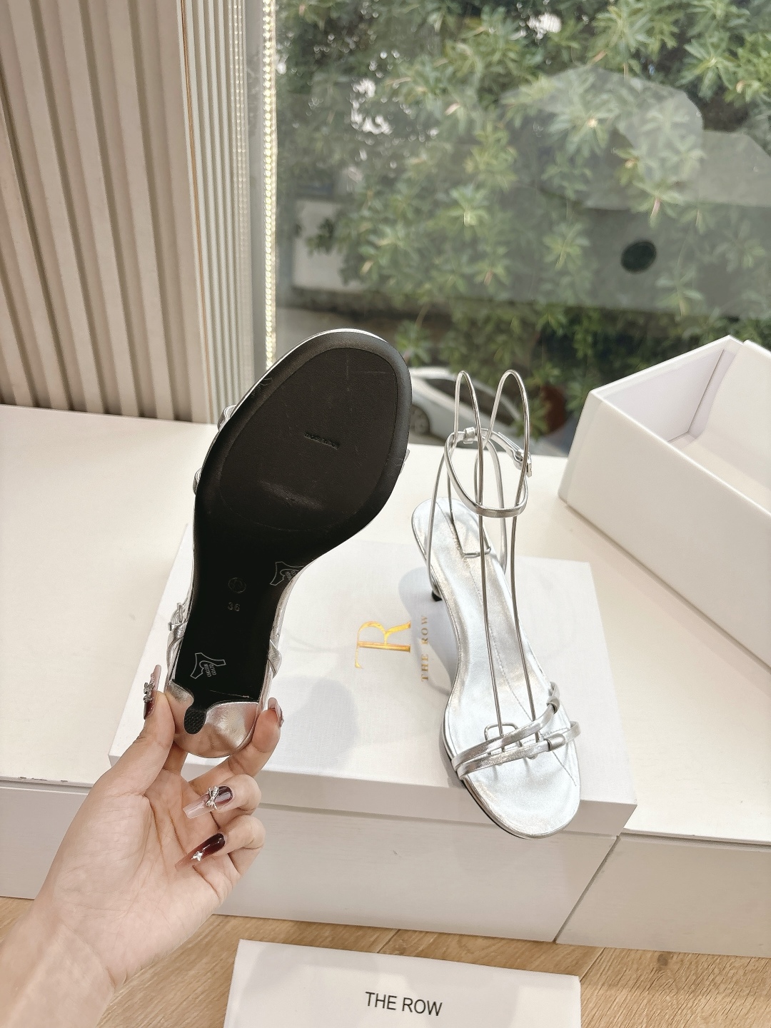 Soft Metallic Sheepskin Sandals: Comfortable Style for Any Outfit, Sizes 35-39 - 图片 6
