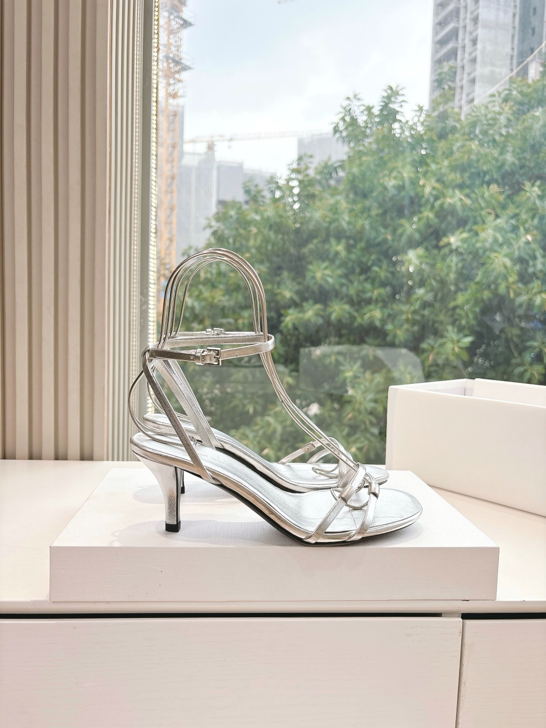 Soft Metallic Sheepskin Sandals: Comfortable Style for Any Outfit, Sizes 35-39 - 图片 7