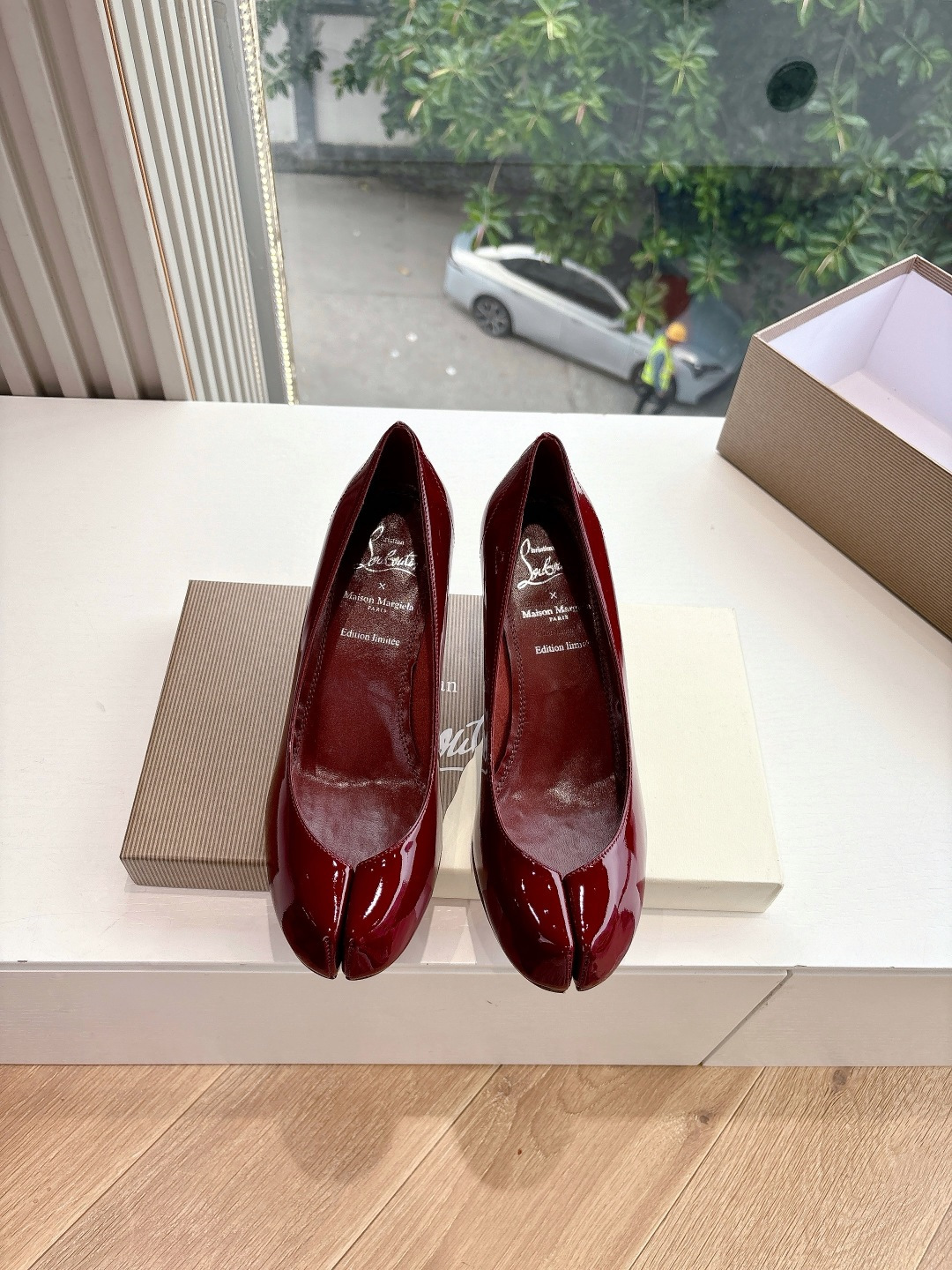 Two-Headed Ballet Shoe: Exaggerated Beauty for Comfort and Style - 图片 4