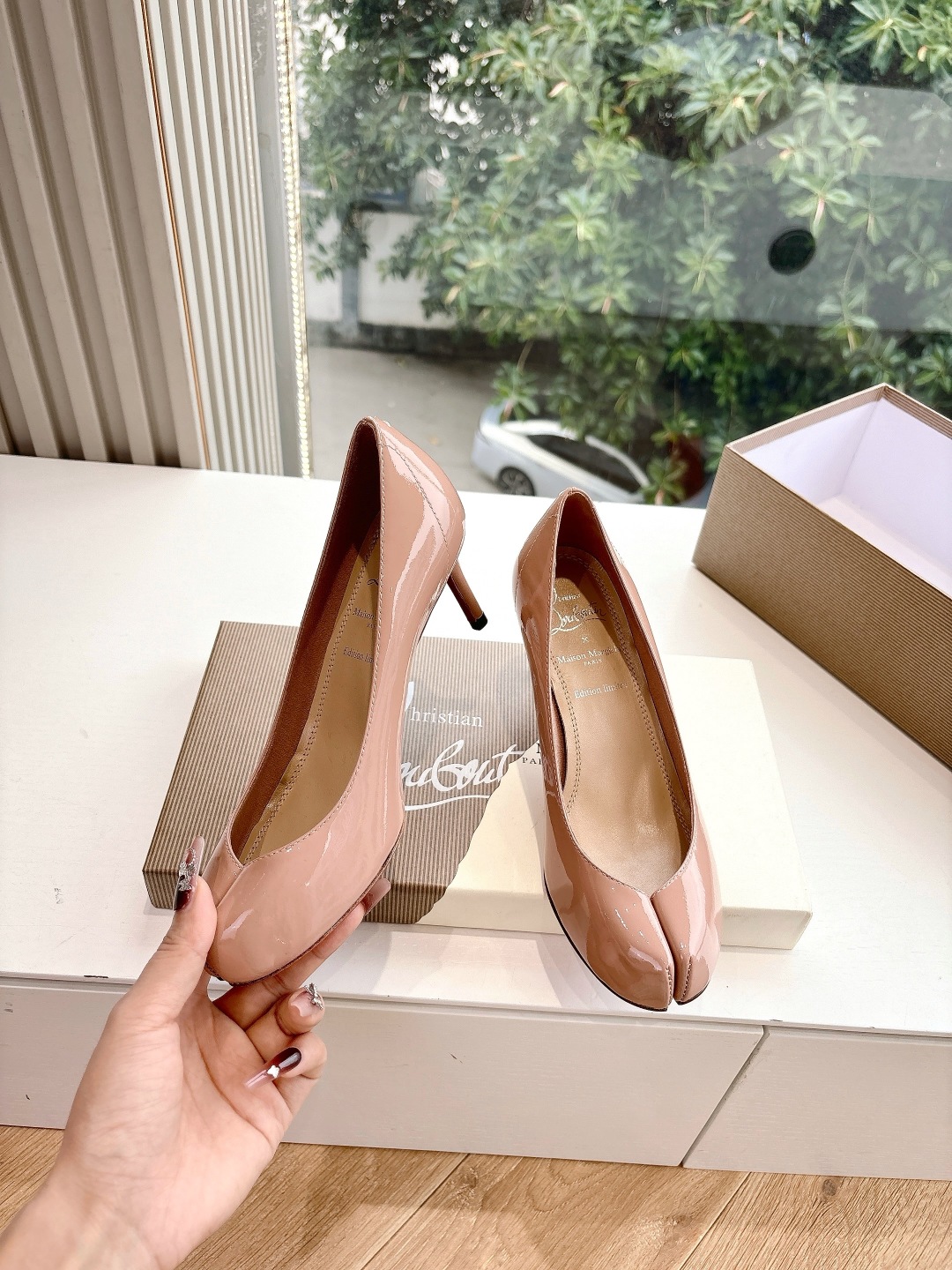Exaggerated Beauty: Two-Headed Bullet Ballet Shoes for Style and Comfort - 图片 5
