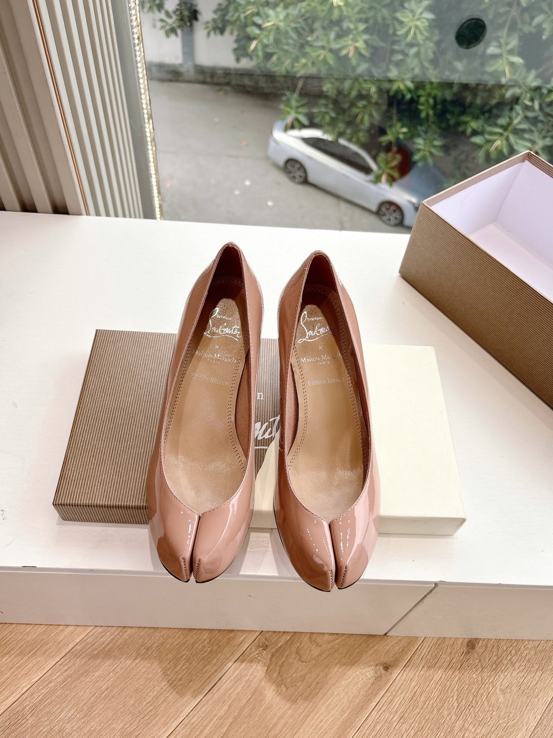 Exaggerated Beauty: Two-Headed Bullet Ballet Shoes for Style and Comfort - 图片 4