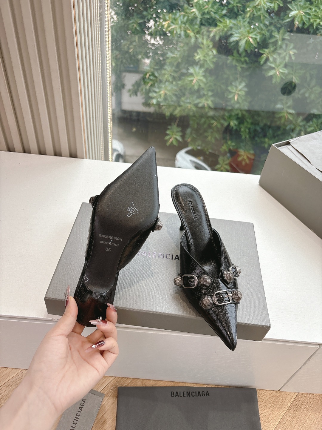 Stylish Feminine Shoes with Natural Pattern and Italian Sole: $700 - 图片 6