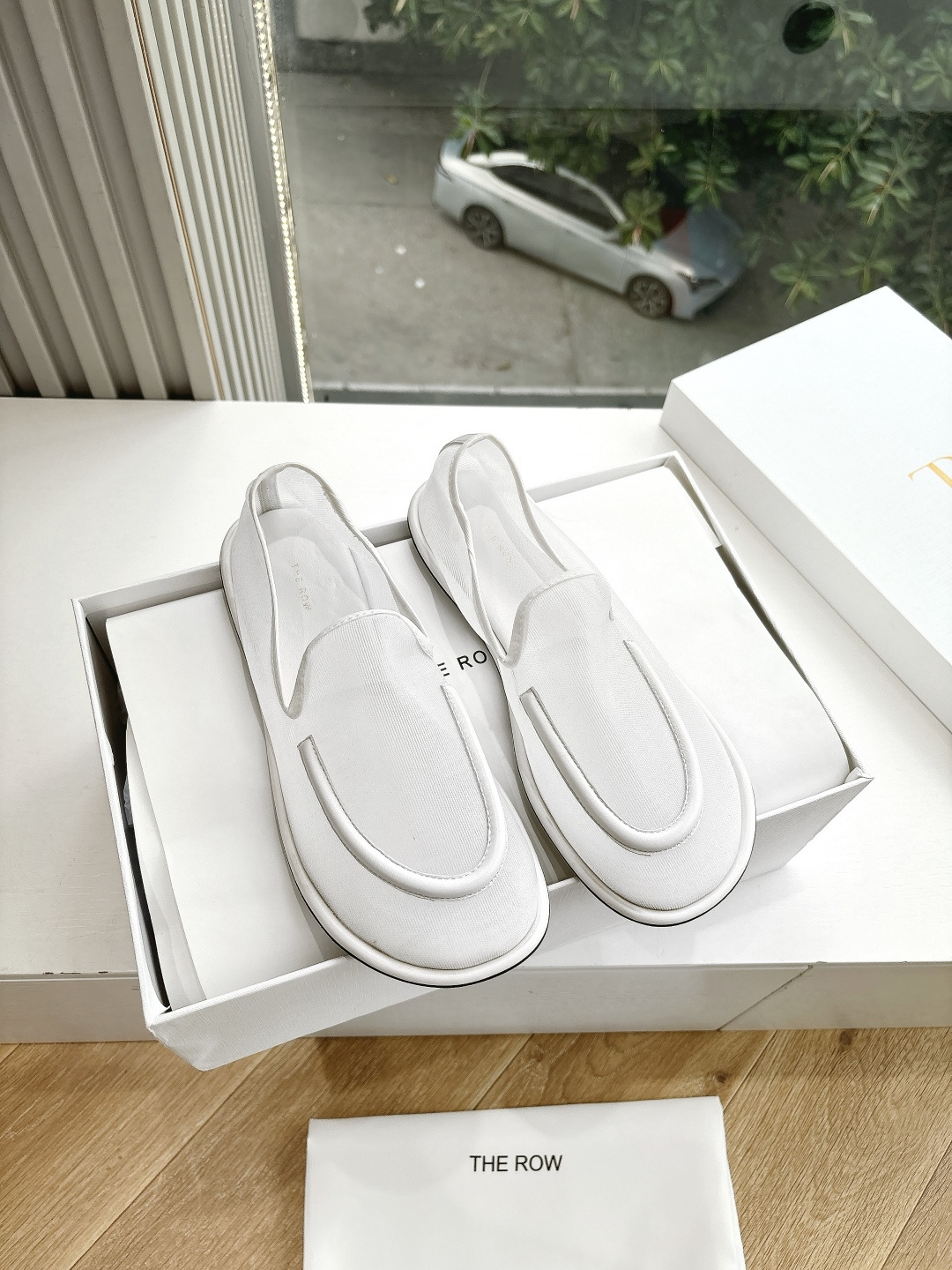 Soft and Stylish: G679 Cosmopolitan Sarcophagus Footwear for Any Outfit