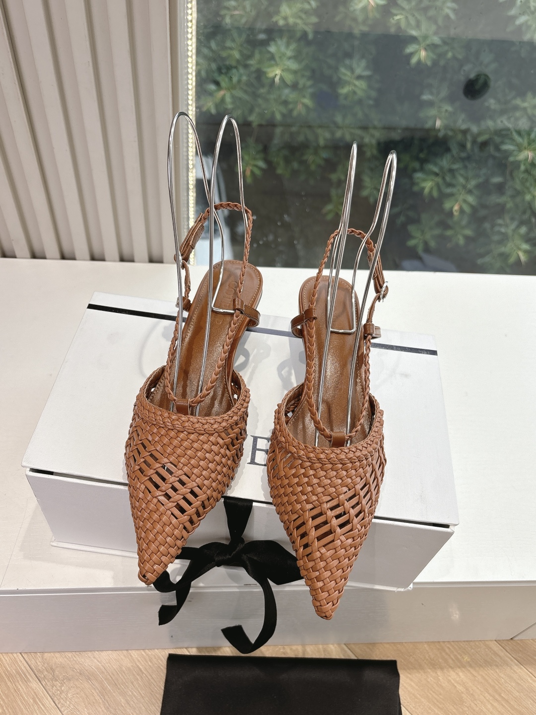 New Spring and Summer Shoes: Stylish Imported Design with Sheepskin for Vacation - 图片 4