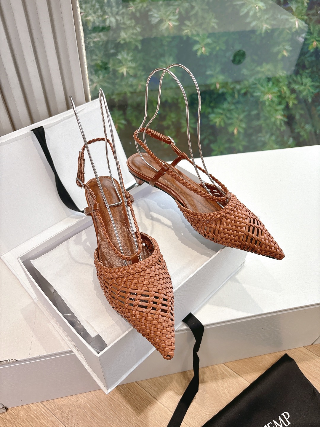 New Spring and Summer Shoes: Stylish Imported Design with Sheepskin for Vacation - 图片 2