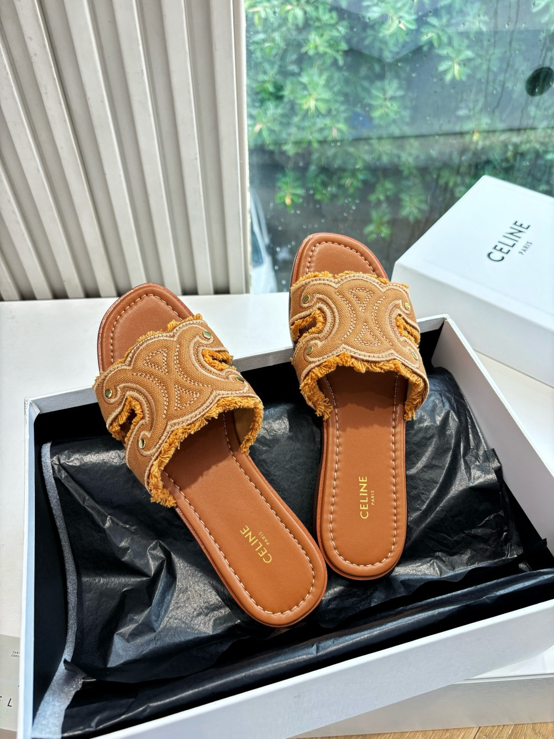 G039😃所见即所得代购级别CELINE思琳赛琳CELINE RUNNER 有CELINE标志运动鞋侧面凹印鞋面压印CE G039😃所见即所得代购级别CELINE思琳赛琳CELINE RUNNER 有CELINE标志运动鞋侧面凹印鞋面压印CE