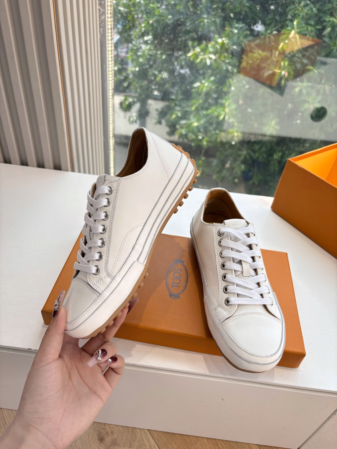 Luxurious Tod’s Silk Sneakers: Quality Leather, Elegant Design for Summer 2025. - 图片 5