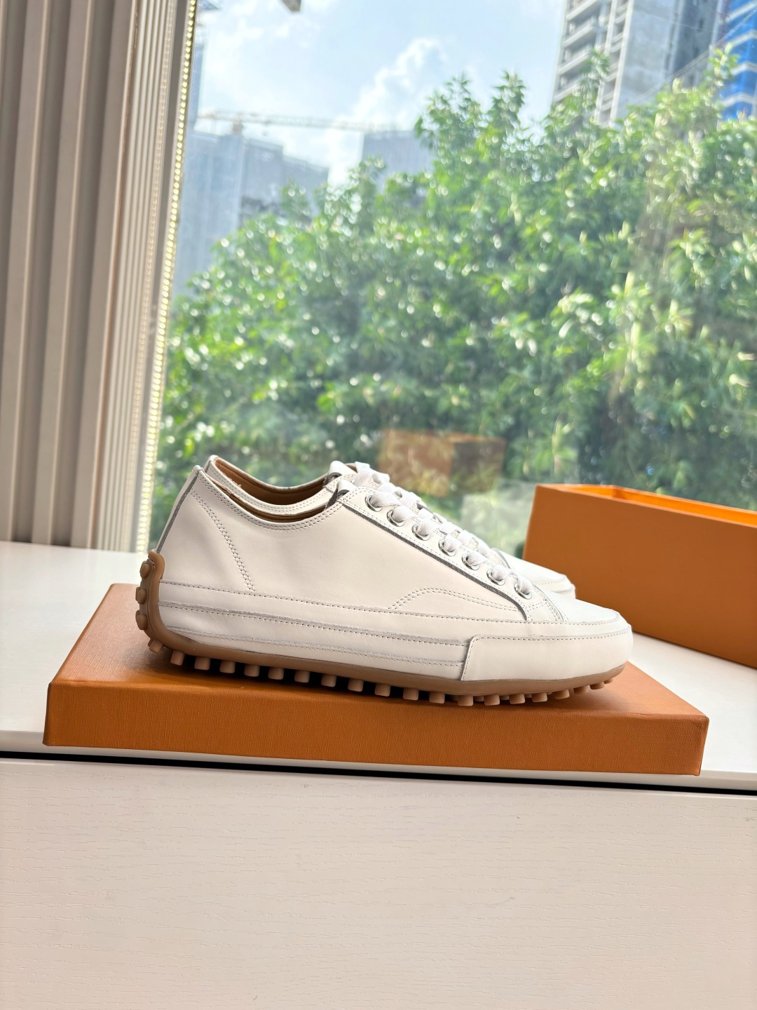 Luxurious Tod’s Silk Sneakers: Quality Leather, Elegant Design for Summer 2025. - 图片 7