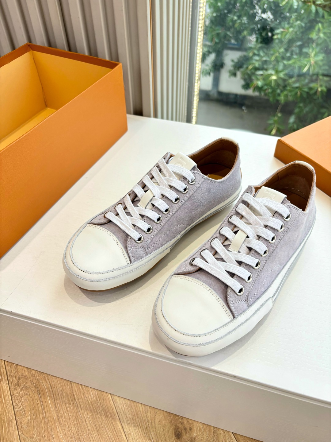 Luxurious Tod’s Sneakers: Quality Leather, Innovative Design, Timeless Style. - 图片 4