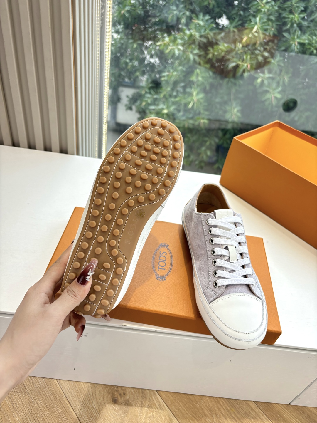 Luxurious Tod’s Sneakers: Quality Leather, Innovative Design, Timeless Style. - 图片 6