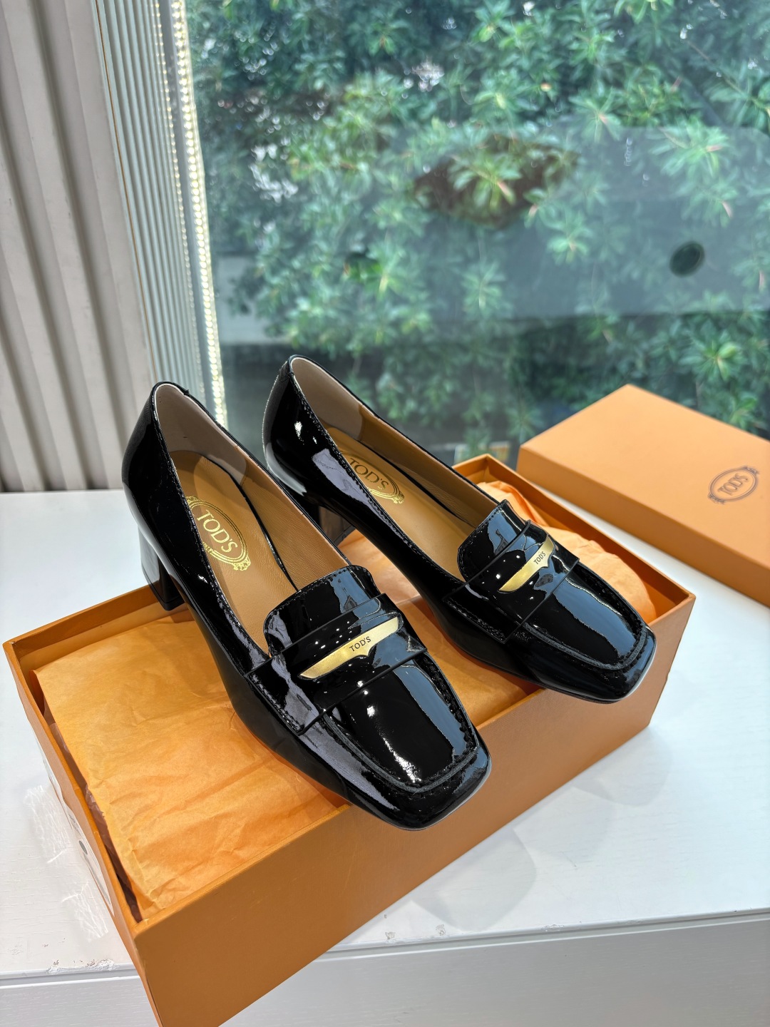 TOD’S G069 Classic Potato Luftou Elements Boots: Stylish, Comfortable, and Versatile!