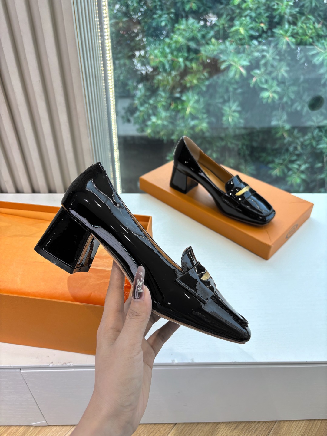 TOD’S G069 Classic Potato Luftou Elements Boots: Stylish, Comfortable, and Versatile! - 图片 3