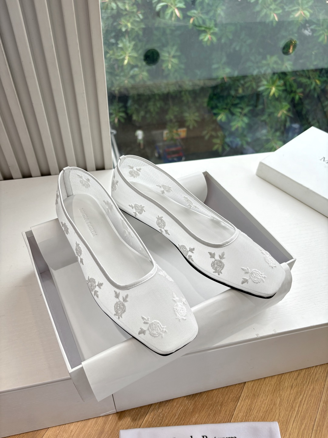 Magda Butrym 25SS Collection Showcases Polish High-End Fashion with Slavic Craft Details
