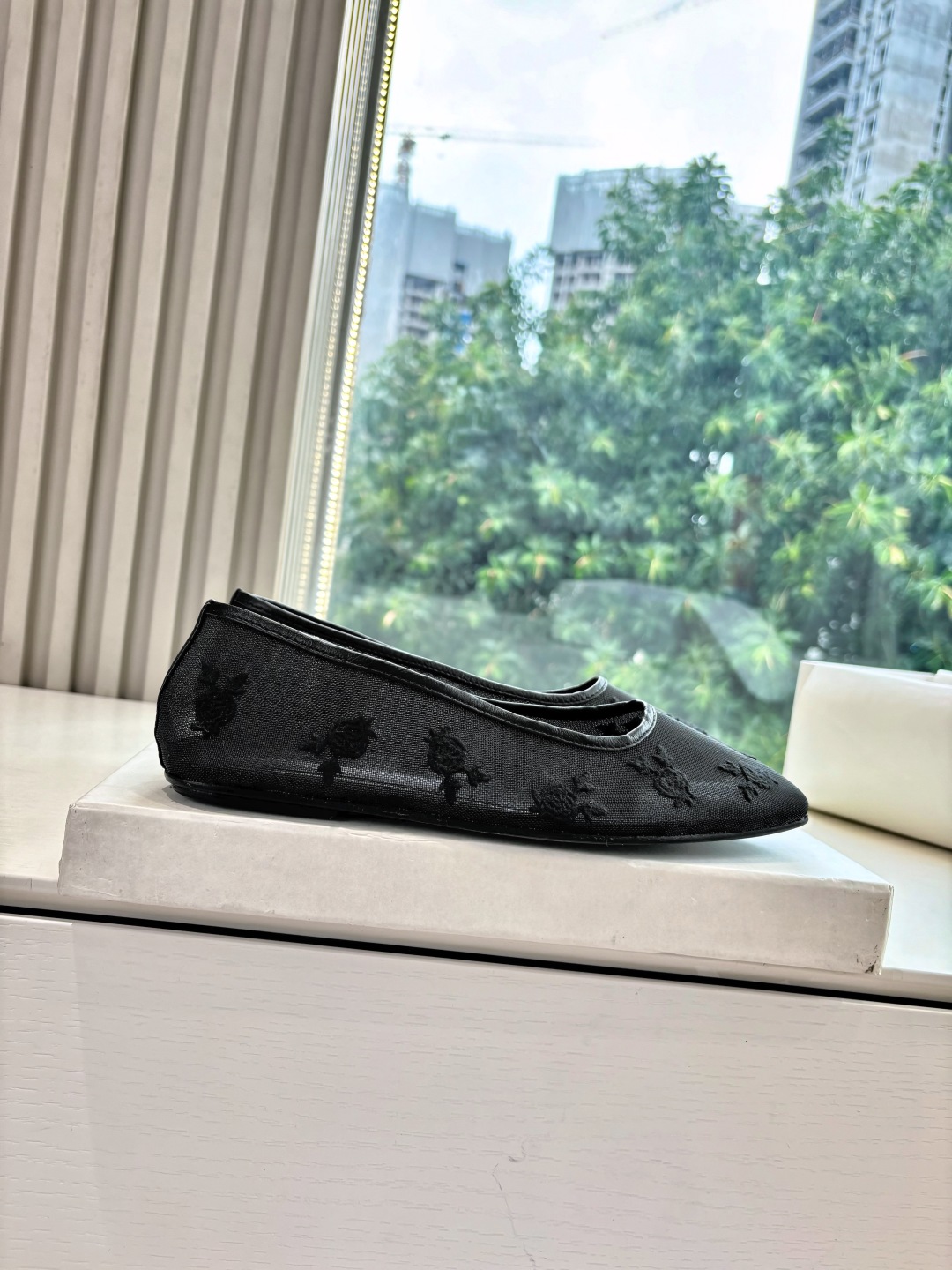 Magda Butrym 25SS Collection: Romanticism, Female Power, and Slavic Crafts - 图片 7