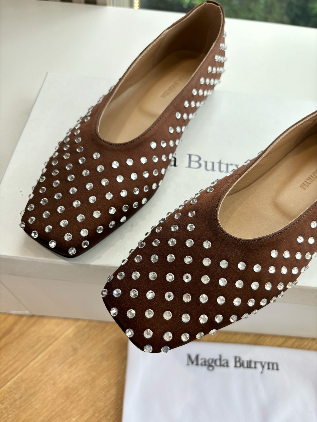 Magda Butrym 25SS Shoe: High-End Polish Fashion with Slavic Craftsmanship - 图片 8