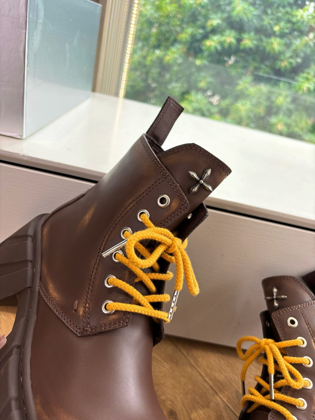 Fashionable Single Wearing SMFK’s Sneakers with Original Oxin Fabric and Perry Inside. - 图片 6