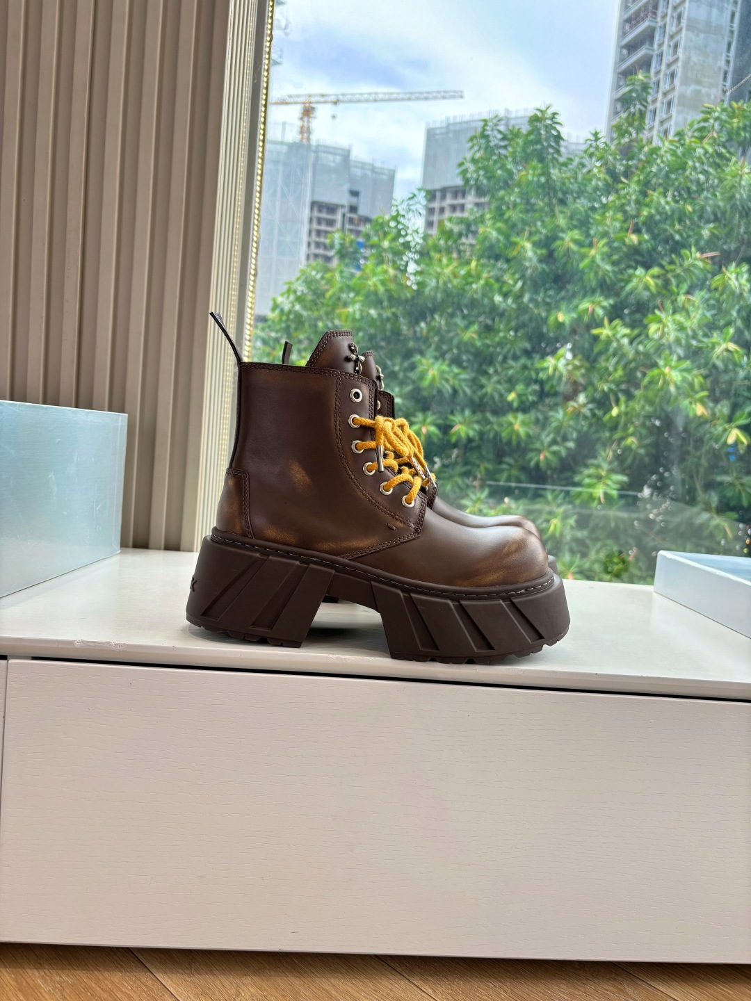 Fashionable Single Wearing SMFK’s Sneakers with Original Oxin Fabric and Perry Inside. - 图片 2