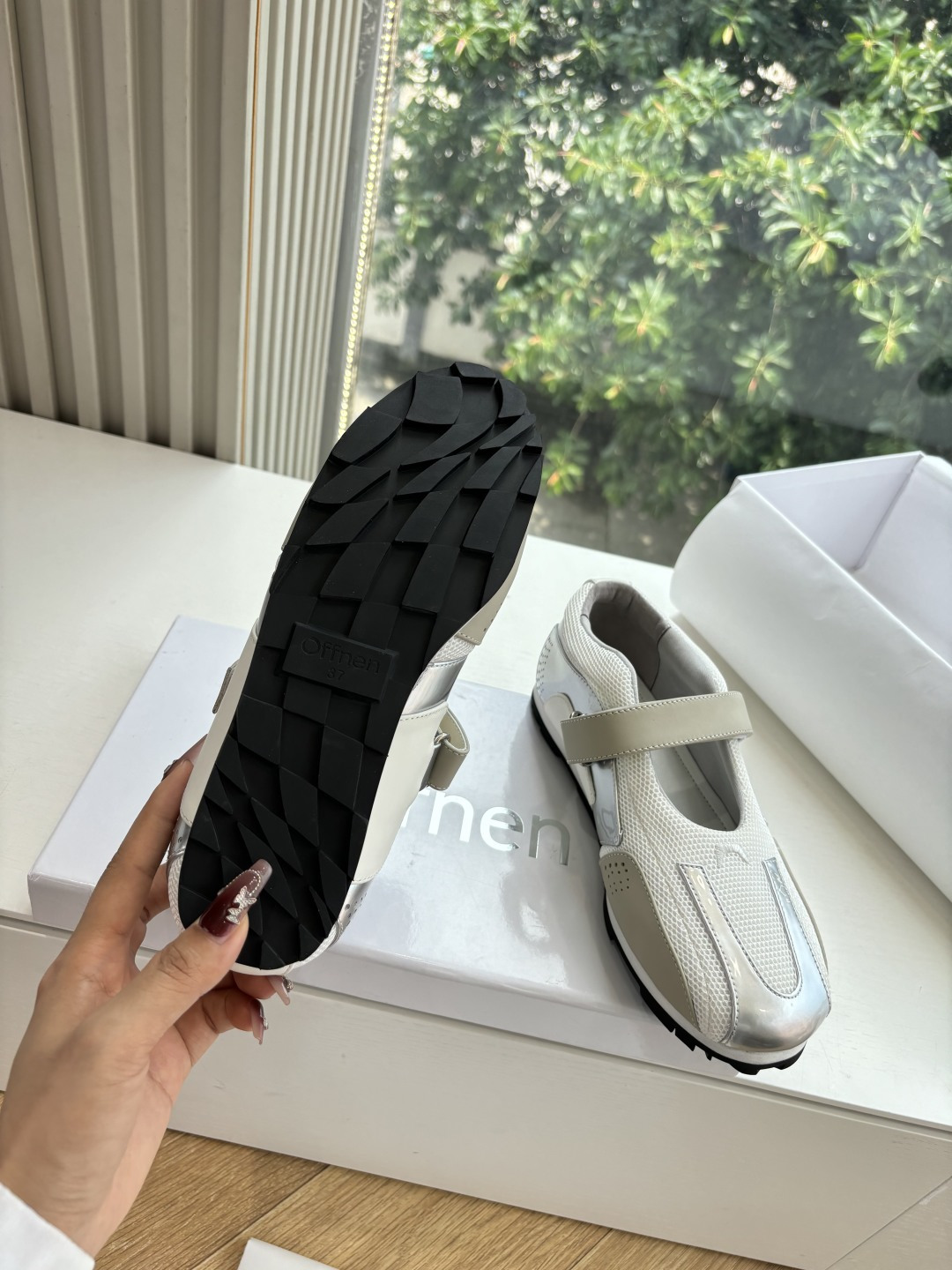 Offnen Suivi Ballerina: Modern Ballet-Inspired Shoes with Unique Materials - 图片 5