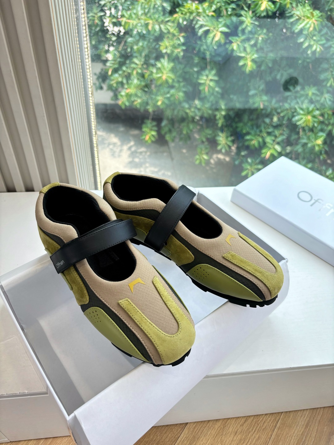 Offnen Suivi.2 Ballerina: Modern Ballet-Inspired Shoes with Unique Design and Materials